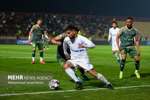 The defense of the coach of the independence from the coach; Navigation: Unless the team is closed by Bakhtiari Zadeh