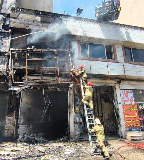 Extensive fire in oil replacement without injury
